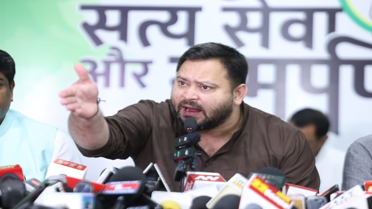 Tejashwi Yadav hints at Bihar election boycott amid voter list controversy | Video